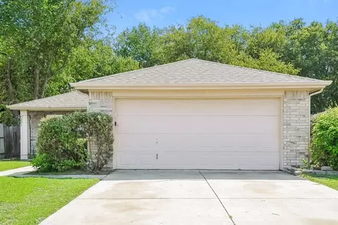 7201 Autumn Run Dr, Forest Hill, TX 76140