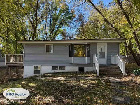 2525 Nathan Ln N, Plymouth, MN 55441