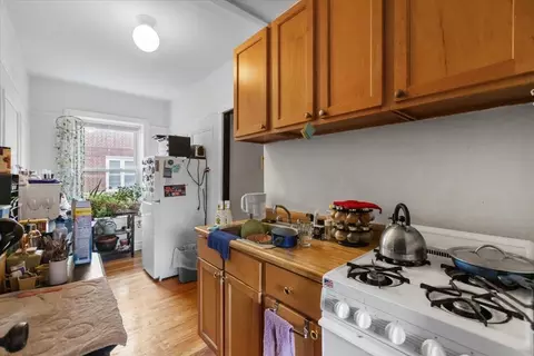 658 W Oakdale Ave #3B, Chicago, IL 60657