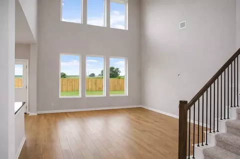 201 Chickasaw Ln, Hutto, TX 78634
