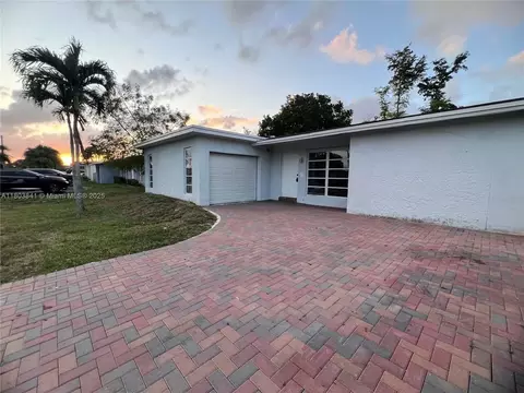 11431 NW 35th St, Sunrise, FL 33323