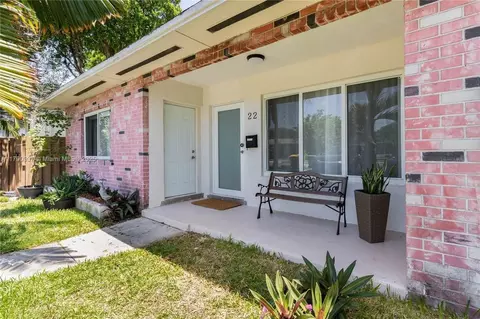 22 SE 13th Ter #2, Dania Beach, FL 33004