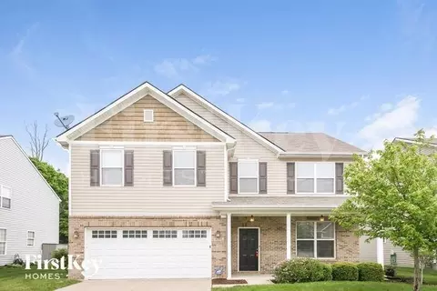 6106 Green Willow Rd, Whitestown, IN 46075