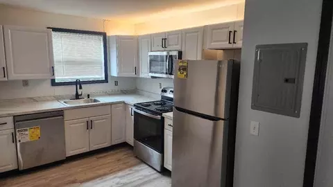 10 Hale St #5, Randolph, VT 05060