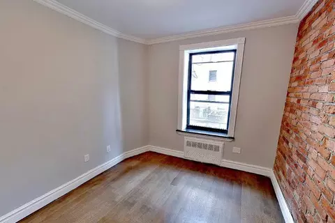 1373 1st Ave #3, New York, NY 10021