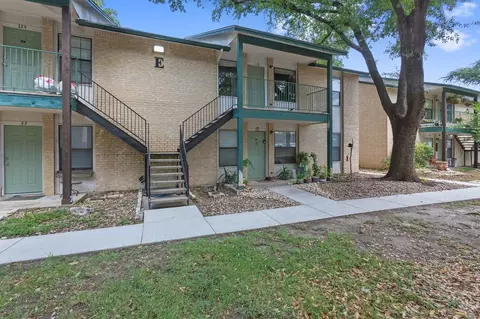 1624 Aquarena Springs Dr #136, San Marcos, TX 78666