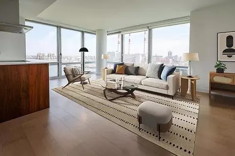Undisclosed, New York, NY 10044