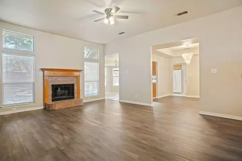 1025 Westgrove Dr, Saginaw, TX 76179