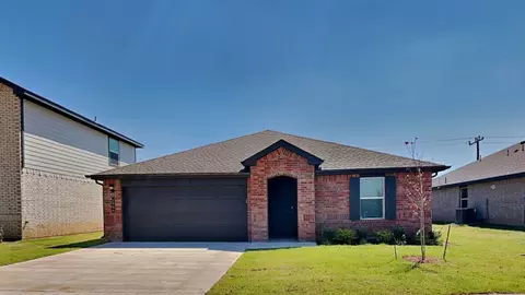 2904 Casey Dr, Yukon, OK 73099