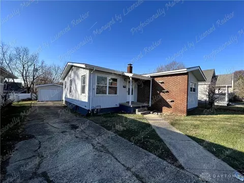 857 S Maple Ave, Fairborn, OH 45324