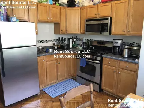 23 Ware St #1, Cambridge, MA 02138