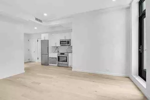 Undisclosed, New York, NY 10017