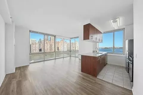 Undisclosed, New York, NY 10044