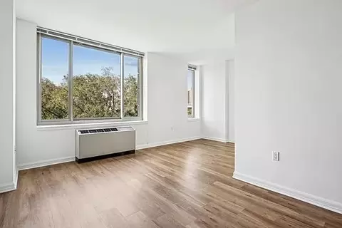 Undisclosed, New York, NY 10044