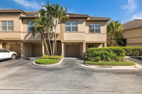 910 Normandy Trace Rd, Tampa, FL 33602
