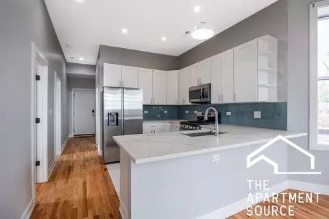 3328 W Congress Pkwy #3, Chicago, IL 60624