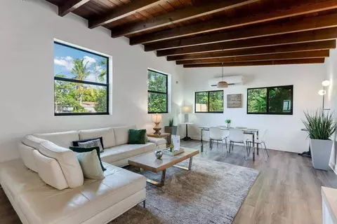 ne 13th ave, Miami, FL 33161