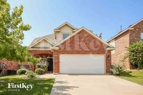 8721 Corral Cir, Fort Worth, TX 76244