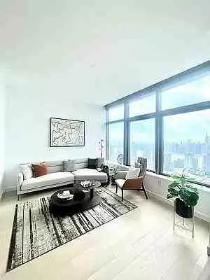Undisclosed, New York, NY 11101