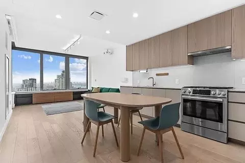 Undisclosed, New York, NY 11101