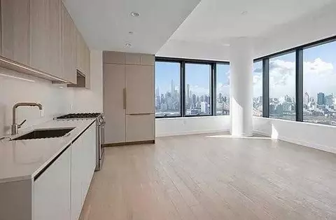 Undisclosed, New York, NY 11101