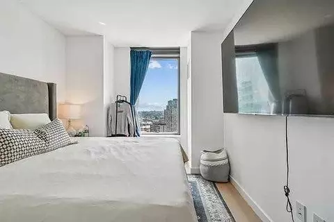 Undisclosed, New York, NY 11101