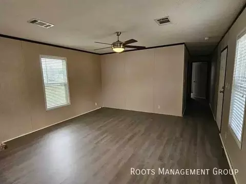 2710 W Oakridge Dr #104, Albany, GA 31721