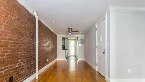118 E 7th St #5W, New York, NY 10009