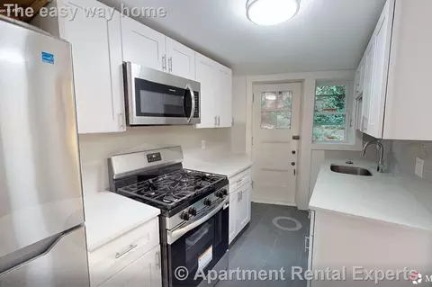 38 Gibson St #5B, Cambridge, MA 02138