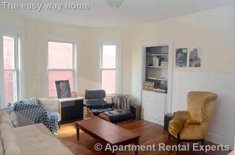 418 Washington St #2, Somerville, MA 02143