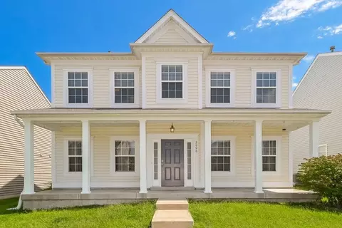 2006 Village Glen Dr, Wentzville, MO 63385