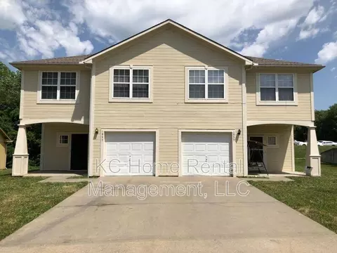 1957 N 80th Ct, Kansas City, KS 66112