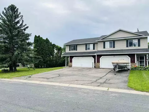 1880 Deer Hills Trl, Eagan, MN 55122
