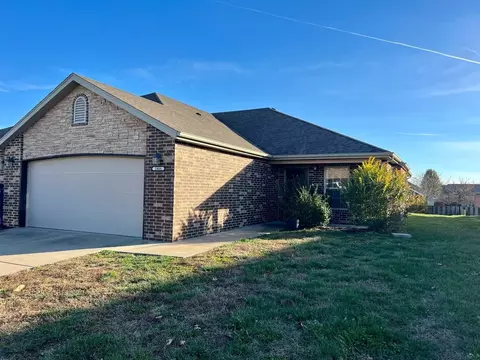 2404 W Bridlewood Trl, Ozark, MO 65721