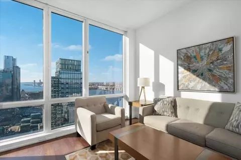 w 42nd st, New York, NY 10036
