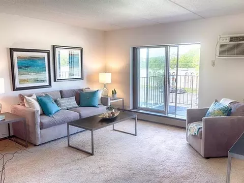 320 Blake Rd N, Hopkins, MN 55343