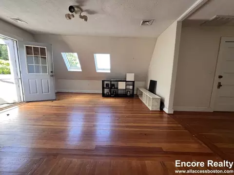 9 Kenwood St #2, Brookline, MA 02446