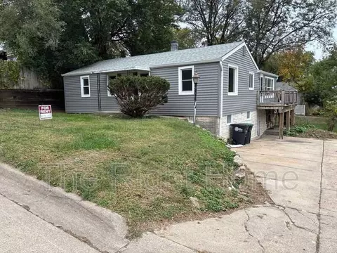 6109 Bedford Ave, Omaha, NE 68104