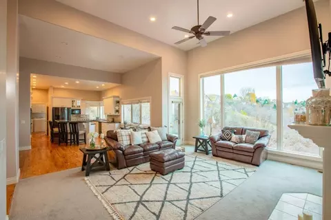 scenic hills cir, North Salt Lake, UT 84054