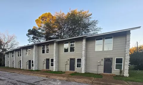 207 S Poplar St, Newport, AR 72112