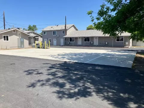 1855 D St, Merced, CA 95340