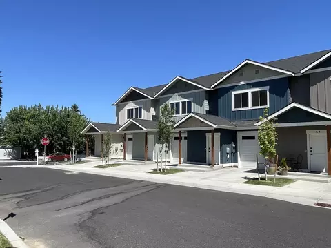 1030 Finch Ln #F2, Wenatchee, WA 98801