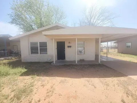 2914 E Bates St, Lubbock, TX 79403