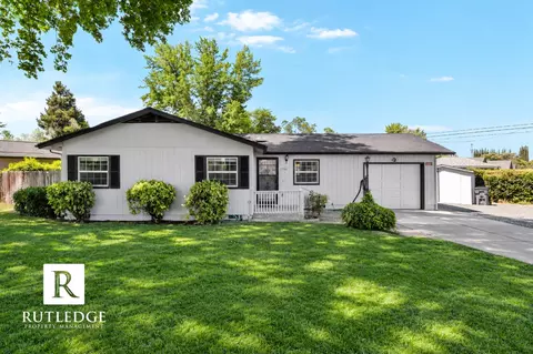 7753 Gladstone Ave, White City, OR 97503