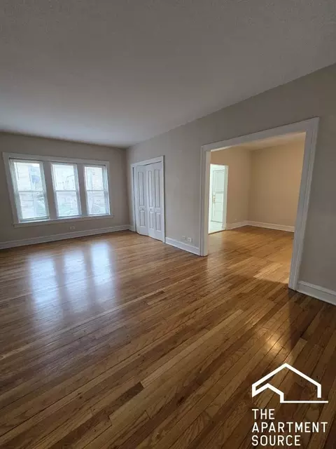 834 Reba Pl #3N, Evanston, IL 60202