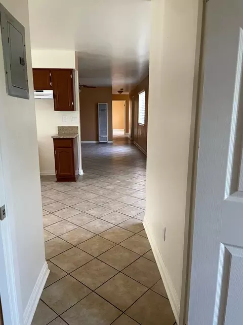 353 W 78th St #1, Los Angeles, CA 90003