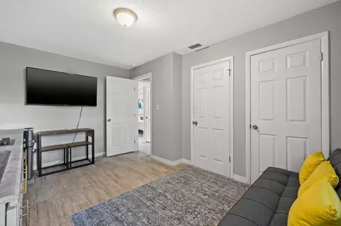 e henry ave, Tampa, FL 33610