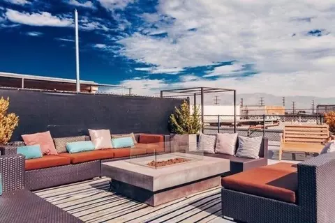 5355 Cartwright Ave, Los Angeles, CA 91601