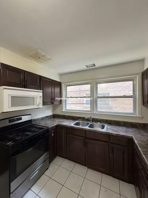8242 Kilpatrick Ave #1B, Skokie, IL 60076