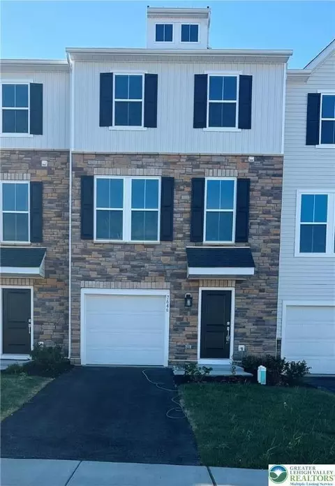 7646 Clayton Ave, Coopersburg, PA 18036
